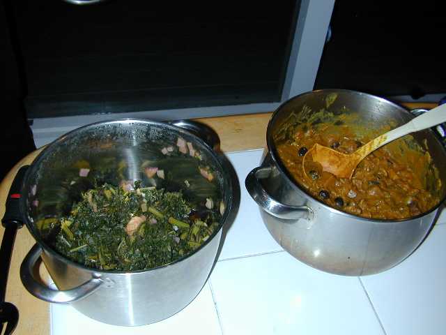 kale (l), fruit curry (r)
