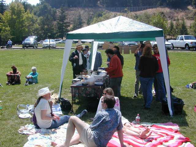 It was a very enjoyable afternoon meeting new & old friends. Due to the foggy morning, we practically had the entire field t