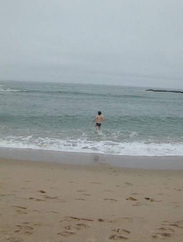 On Sunday, we packed up camp and headed for the beach to enjoy lunch near the surf.  We found out who was open to the dare of s