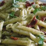 Pasta with Pesto and sundried tomatoes